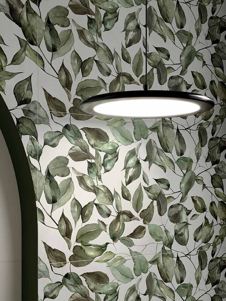 Ambiente con piastrelle di grande formato in pasta bianca della MGM, da 60x120cm della serie C.Art di colore Leaves Light
