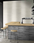Ambiente con piastrelle in pasta bianca della MGM, da 25x75cm della serie Loft stile Brick Wall