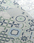 Dettaglio piastrelle decorate in bicottura "Decoro cementina" della MGM, da 25x60cm della serie Calipso