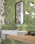 Bagno con piastrelle Spagnole in bicottura della Mainzu, della serie Cinque Terre, colore Emerald