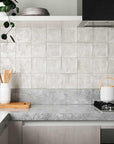 Cucina con piastrelle Spagnole in bicottura della Mainzu, della serie Nazari, colore Bianco
