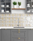 Cucina con piastrelle decorate Spagnole in bicottura della Mainzu, della serie Nazari, stile Picos