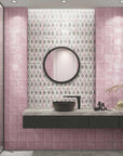 Bagno con piastrelle decorate Spagnole in bicottura della Mainzu, della serie Nazari, stile Cautiva