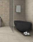 Bagno con piastrelle decorate Spagnole in gres porcellanato della Mainzu, della serie Norland, stile Oslo