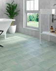 Bagno con piastrelle Spagnole in gres porcellanato della Mainzu, della serie Carino, di colore Verde Menta