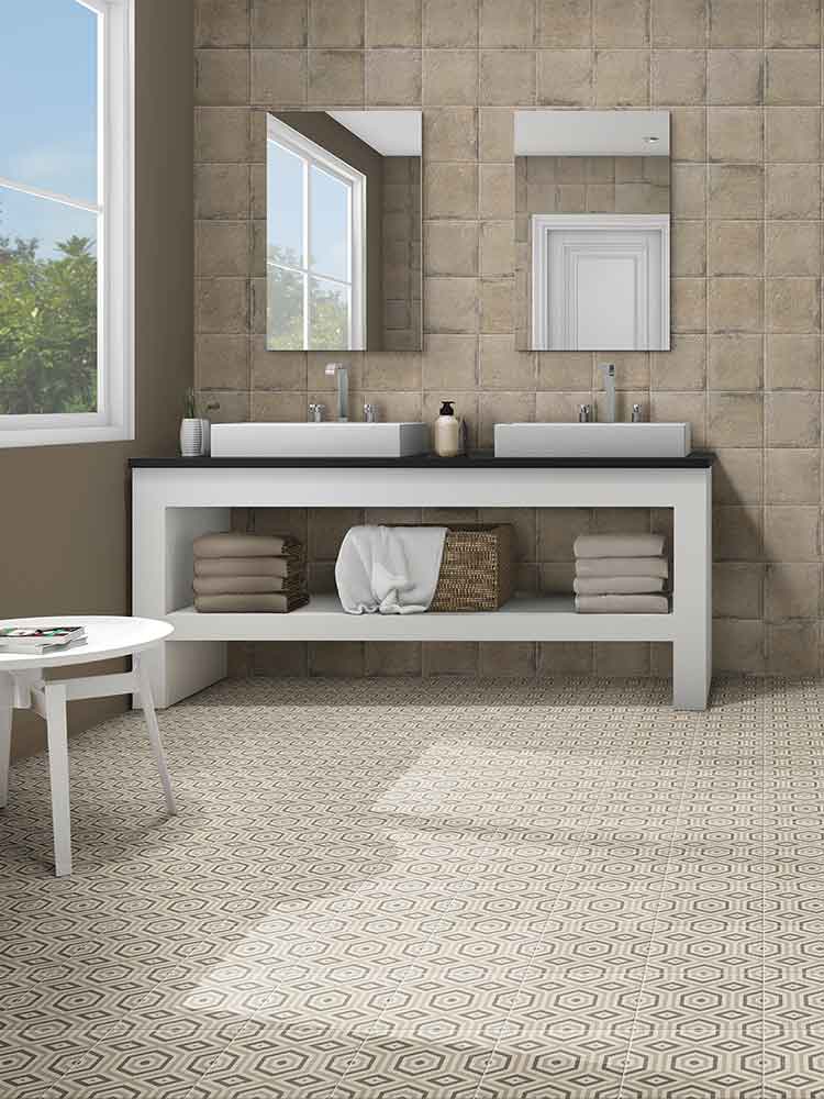 SPA con piastrelle Spagnole in gres porcellanato della Mainzu, della serie Norland di colore Beige